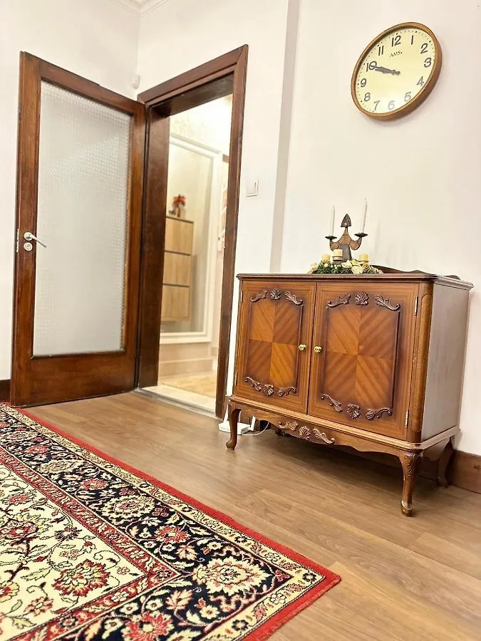 City Centre Stylish Apartament With Private Backyard ソフィア アパート