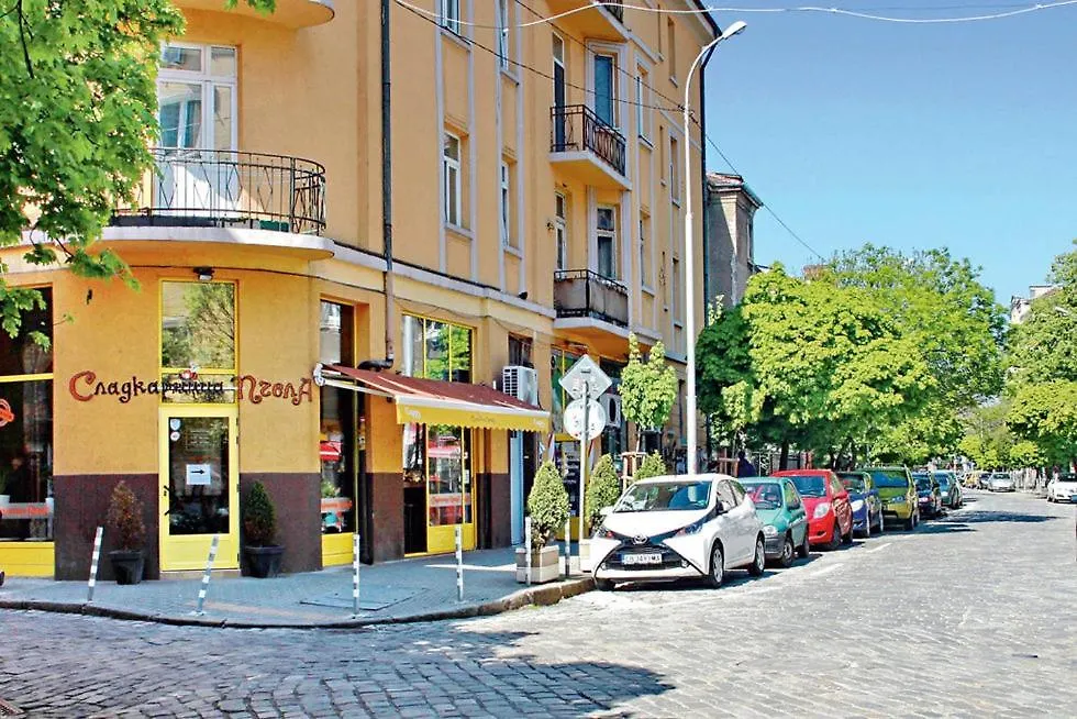 City Centre Stylish Apartament With Private Backyard ソフィア
