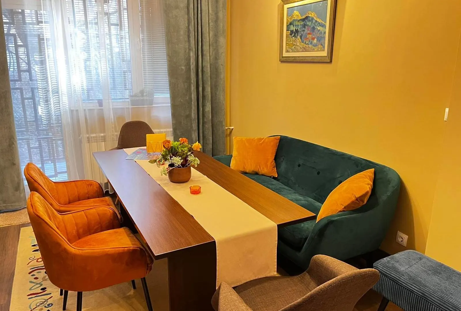 City Centre Stylish Apartament With Private Backyard ソフィア アパート