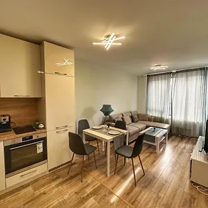  Apartment Cloud 9 By Lmg