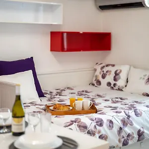  Apartment Colorful Studio With Balcony - Free Parking