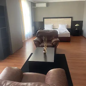 3* מלון Consul