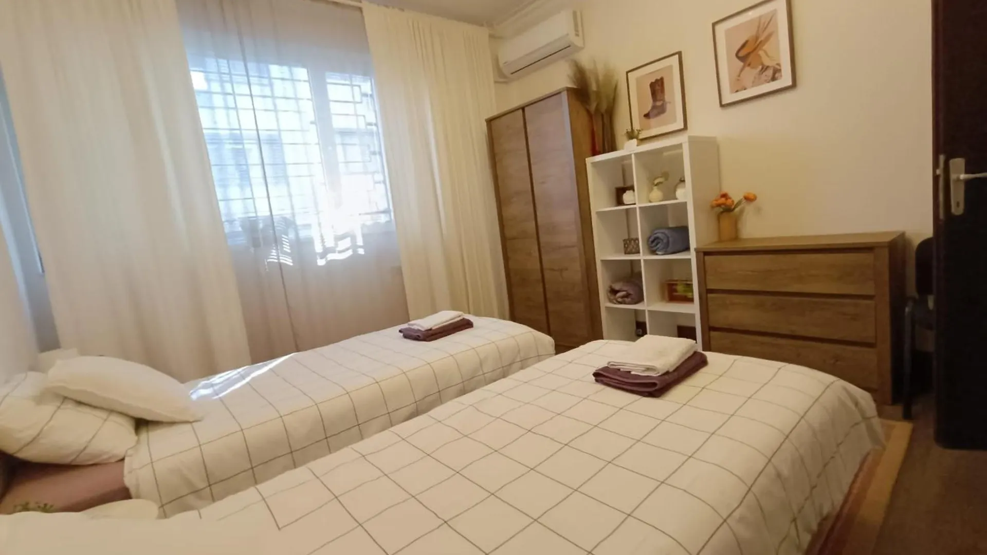 City Centre Stylish Apartament With Private Backyard Sofia Bulgarien